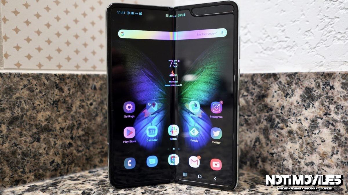 Bien, la pantalla actualizada del Samsung Galaxy Fold ya está dañada