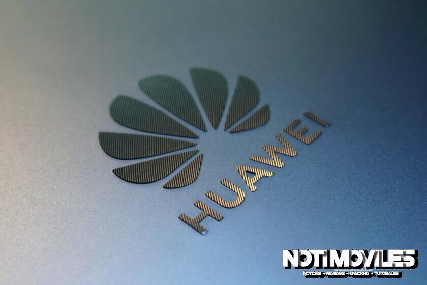 Huawei-laptop-logo-840x560.jpg