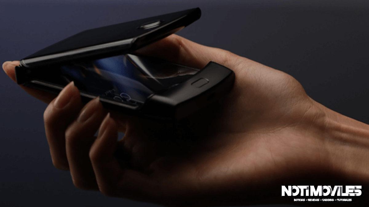 Motorola-Razr-Foldable-Phone-Hero-1200x675.jpg