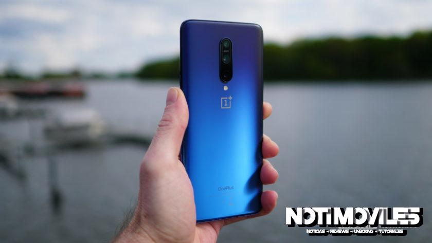 OnePlus-7-Pro-nebula-blue-in-hand-angle-840x473.jpg