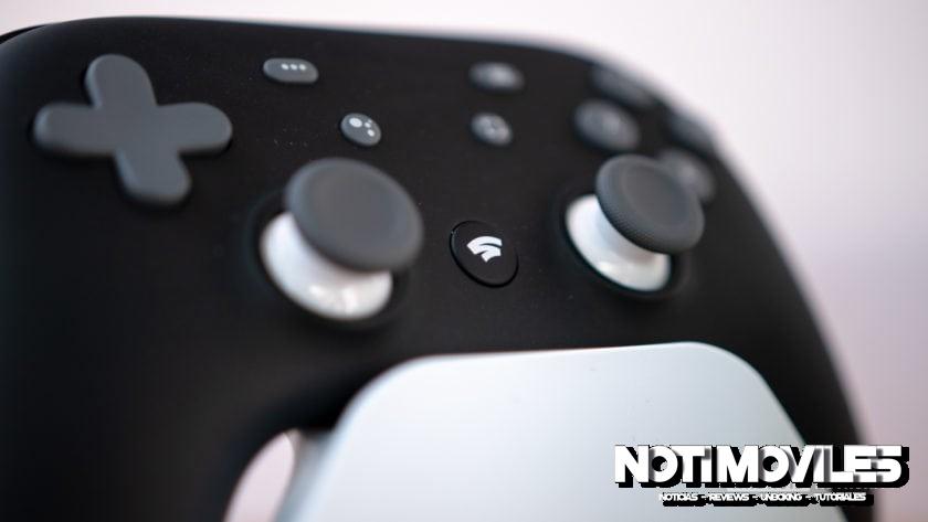 google-stadia-black-controller-logo-840x473.jpg