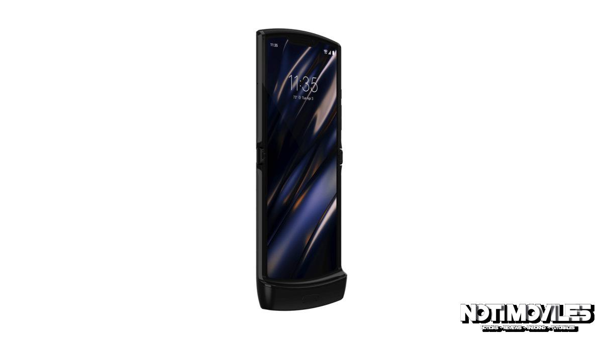 Motorola-Razr-foldable-phone-press-image-3-1200x675.jpg