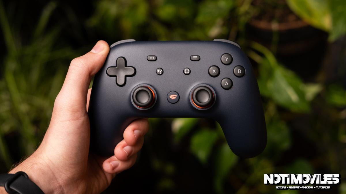 Google-Stadia-Founders-Edition-controller-in-hand-1200x675.jpg