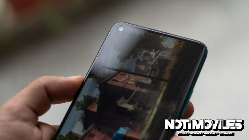 Vivo-Z1-Pro-with-punch-hole-display-840x473.jpg