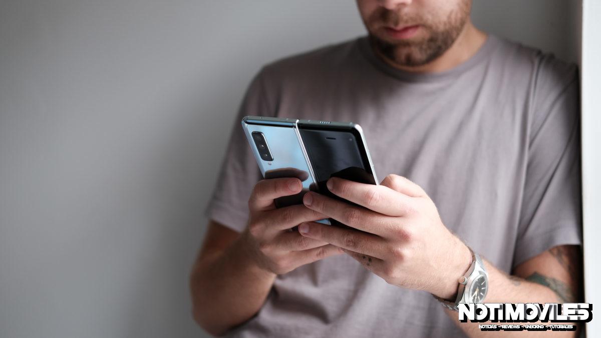 Samsung-Galaxy-Fold-being-used-by-Adam-1200x675.jpg