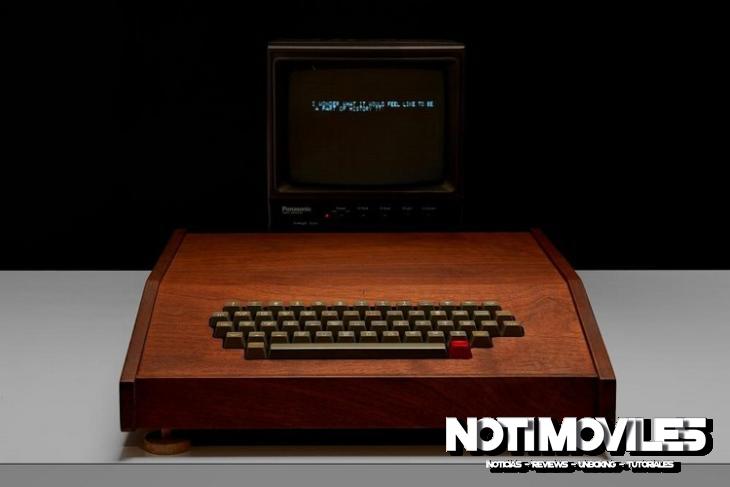 Apple-1-computer-sold-for-500000-feat..jpg