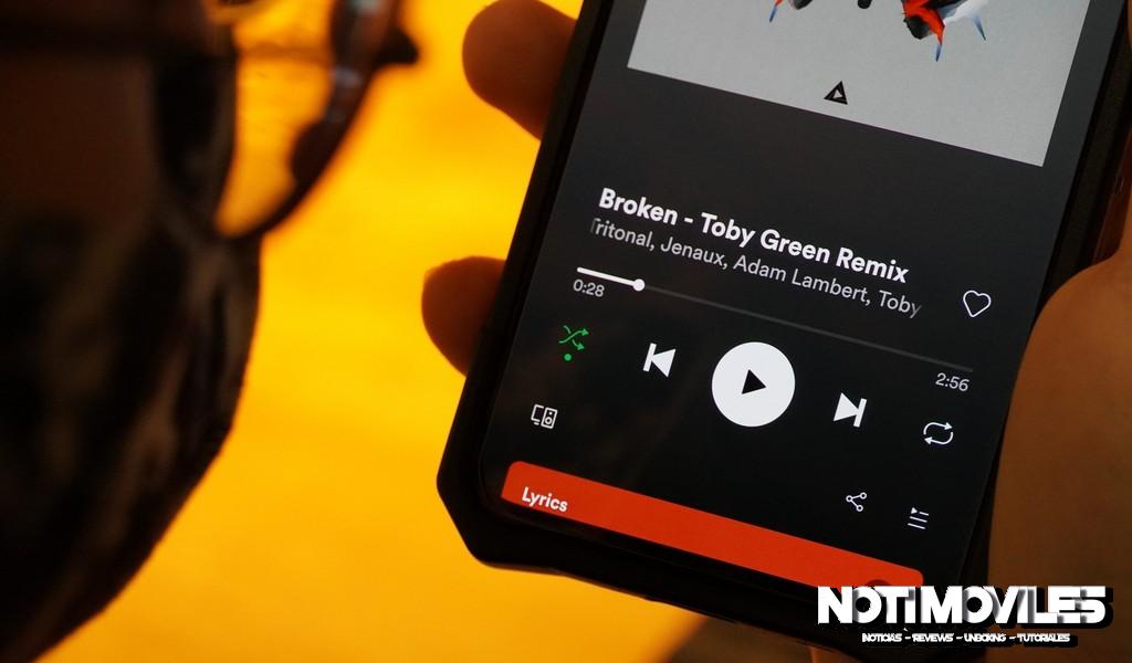 Cómo mezclar tus canciones y listas de reproducción en Spotify