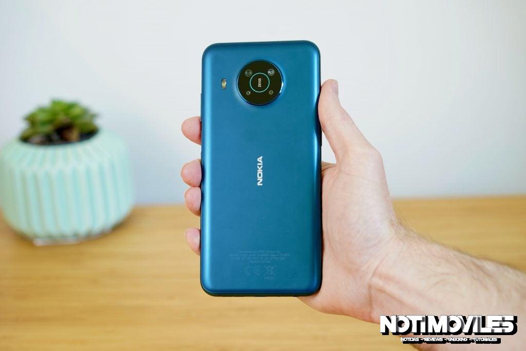 Nokia-x20-Back-hold-2-1024x683.jpeg