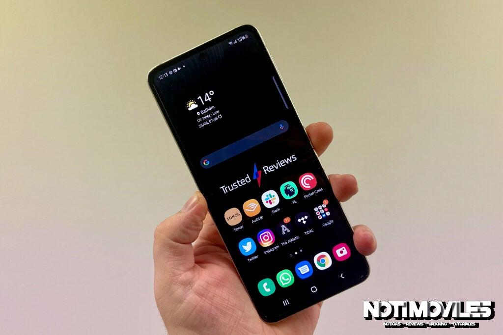 Samsung-Galaxy-Z-Flip-3-open-1024x683.jpeg